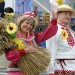 Правительство утвердило призы для победителей «Дожинок-2013»: комбайнерам – автомобили, дояркам – премии. Правительство утвердило призы для победителей «Дожинок-2013»: комбайнерам – автомобили, дояркам – премии.